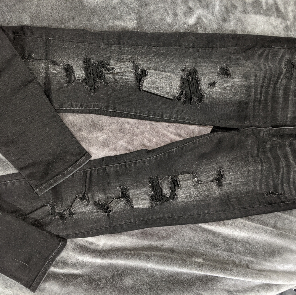 American Eagle distressed jeans